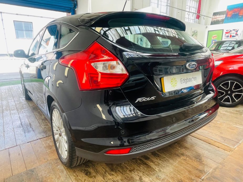 Ford Focus 1.0T EcoBoost Titanium X Euro 5 (s/s) 5dr