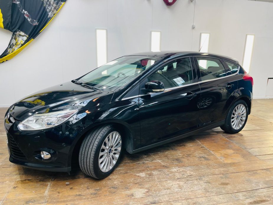 Ford Focus 1.0T EcoBoost Titanium X Euro 5 (s/s) 5dr