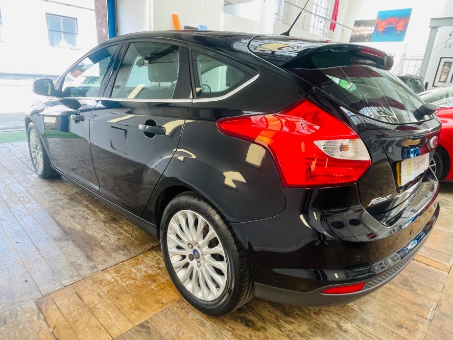 Ford Focus 1.0T EcoBoost Titanium X Euro 5 (s/s) 5dr
