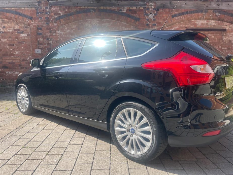 Ford Focus 1.0T EcoBoost Titanium X Euro 5 (s/s) 5dr